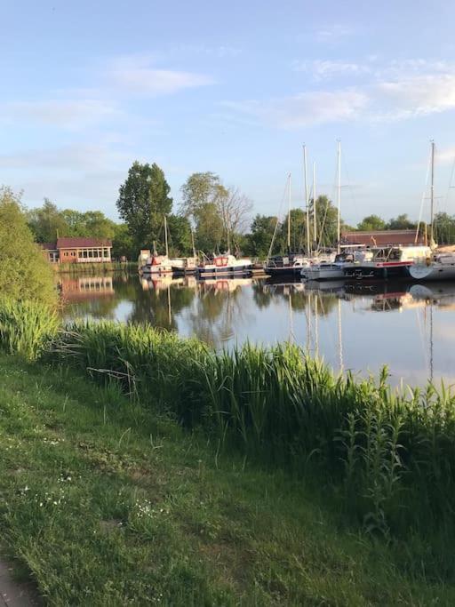 Hafenfewo Weener - Urlaub Direkt Am Wasser Exterior photo